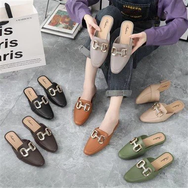 युवाओं को पैलेट डिजाइन पु शूज काफी पसंद आ रहे हैं